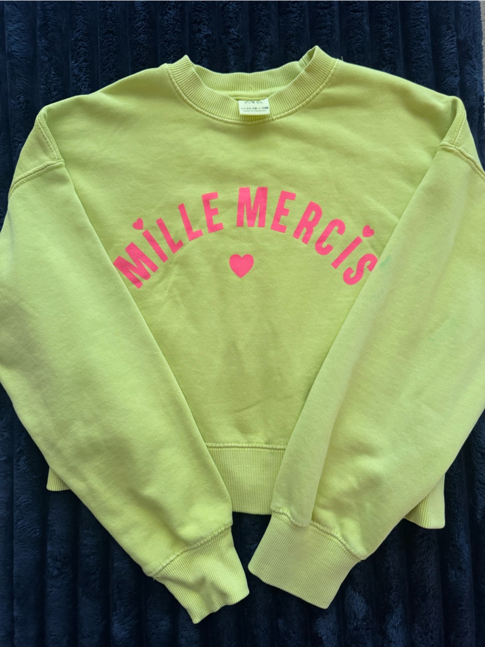 Crewneck identification